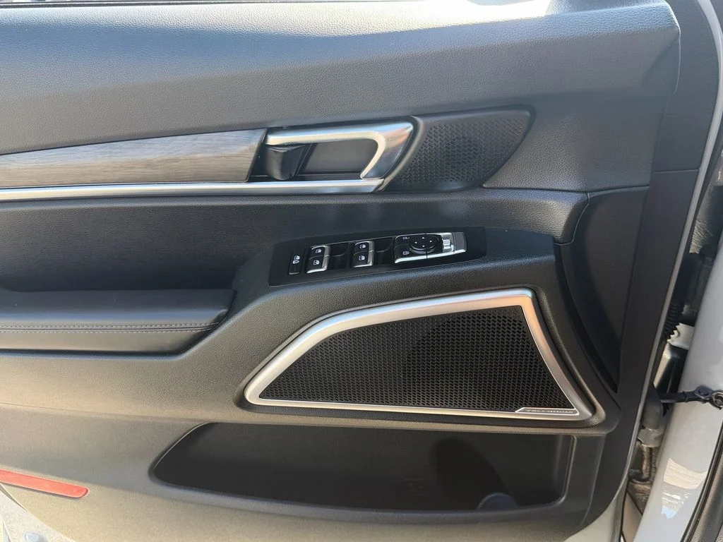 Used 2025 Wolf Gray Kia EX X-Pro image 35