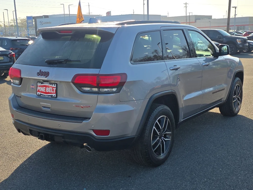 Used 2020 Billet Silver Metallic Clear Coat Jeep Trailhawk image 16