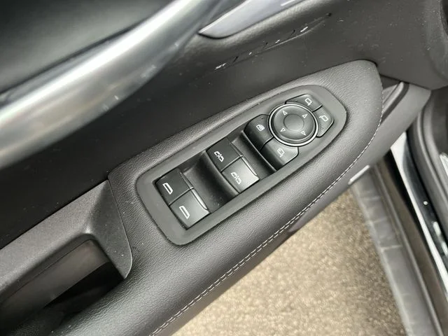 2025 Cadillac XT5 Premium Luxury - Photo 17