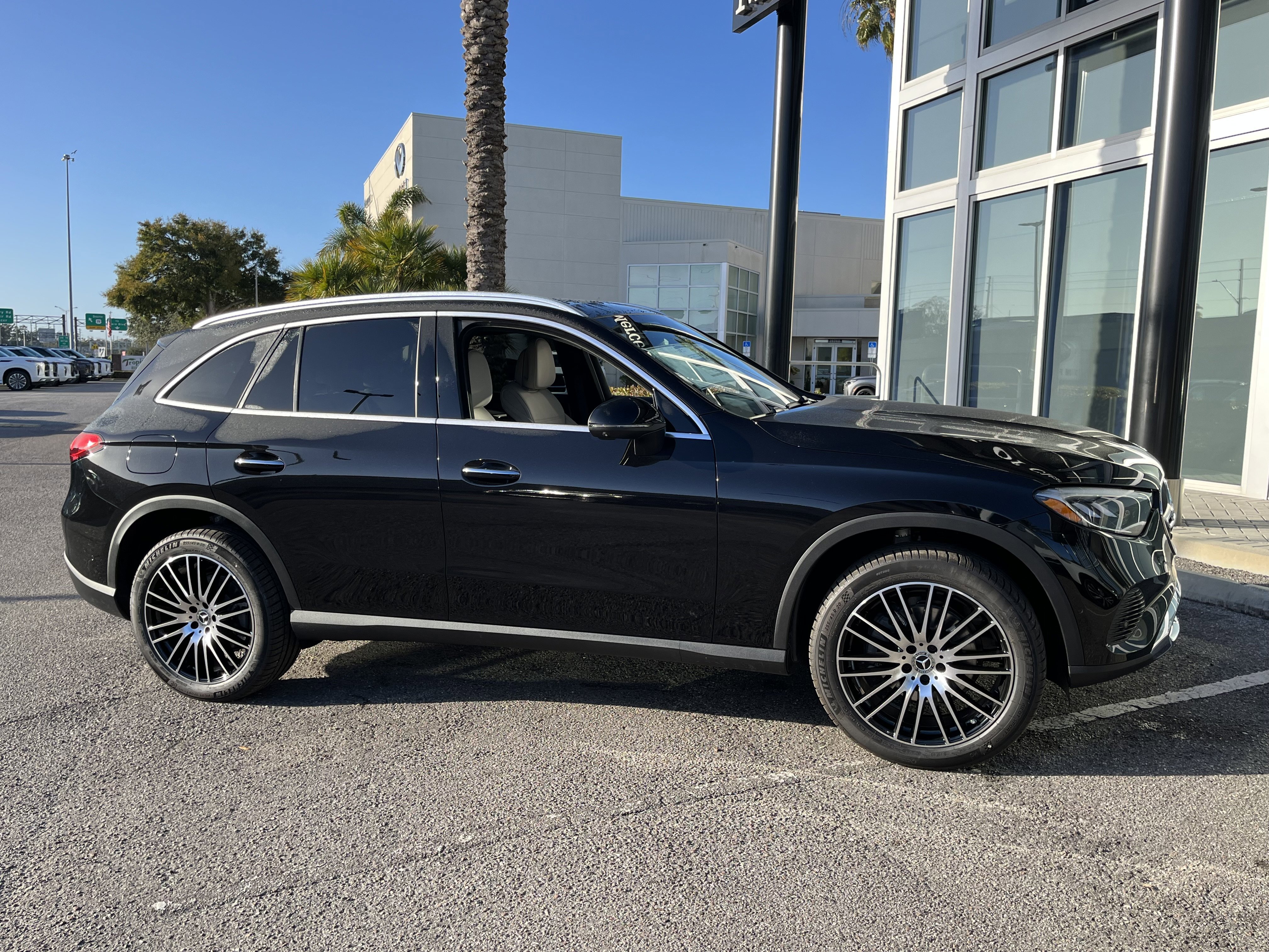 New 2026 Obsidian Black Metallic Mercedes-Benz GLC 300 image 38