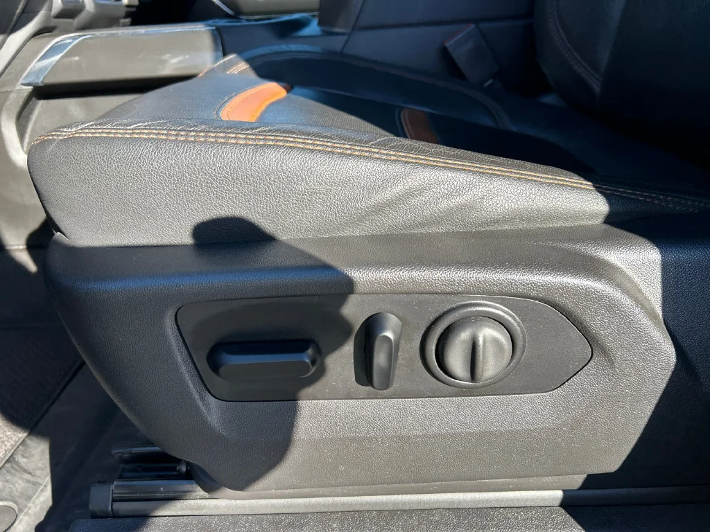 2021 GMC Sierra 1500 AT4 - Photo 18
