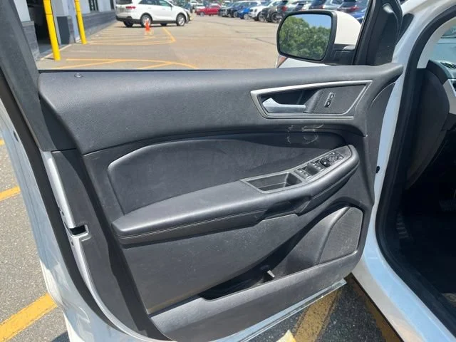 Used 2021 White Metallic Ford SEL image 10