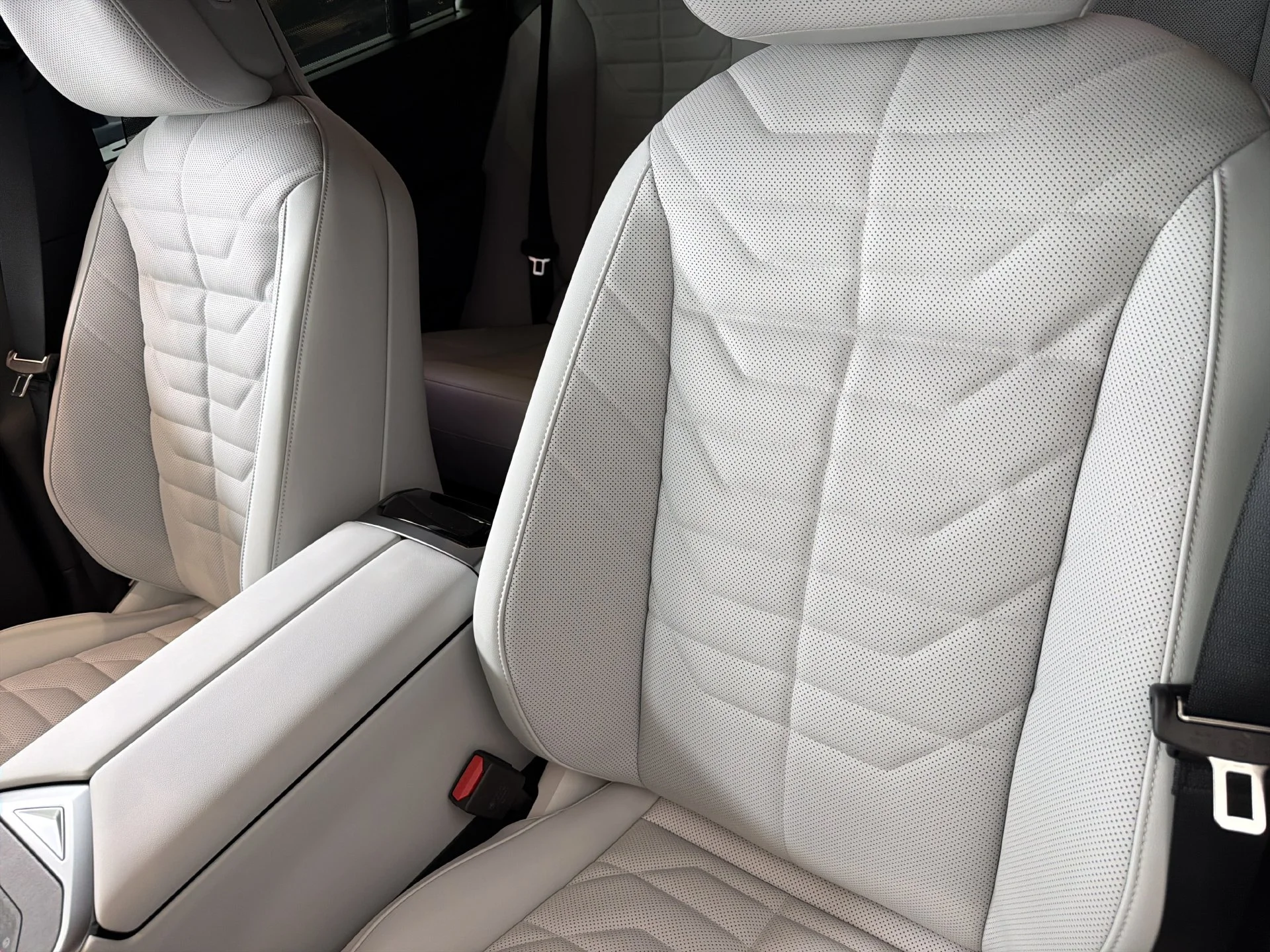 New 2027 Grey Pine Metallic BMW  image 18