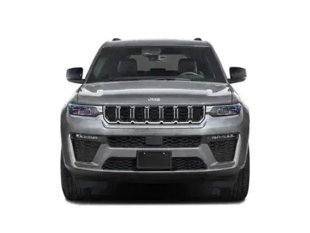 2027 Jeep Grand Cherokee photo 4