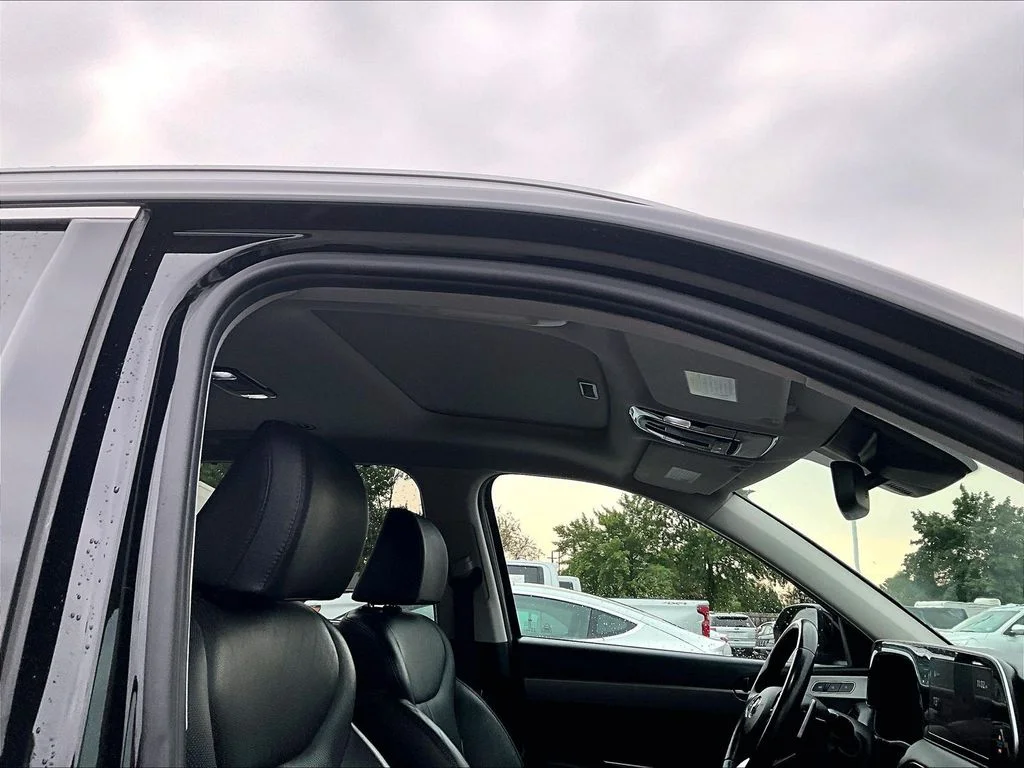 Used 2022 Black Hyundai SEL image 22