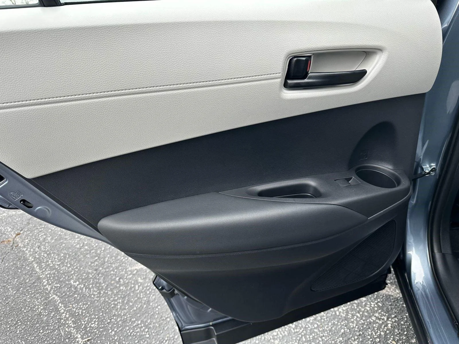 2025 Toyota Corolla Cross L - Photo 23