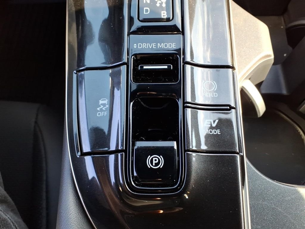 2026 Toyota Crown Nightshade - Photo 13