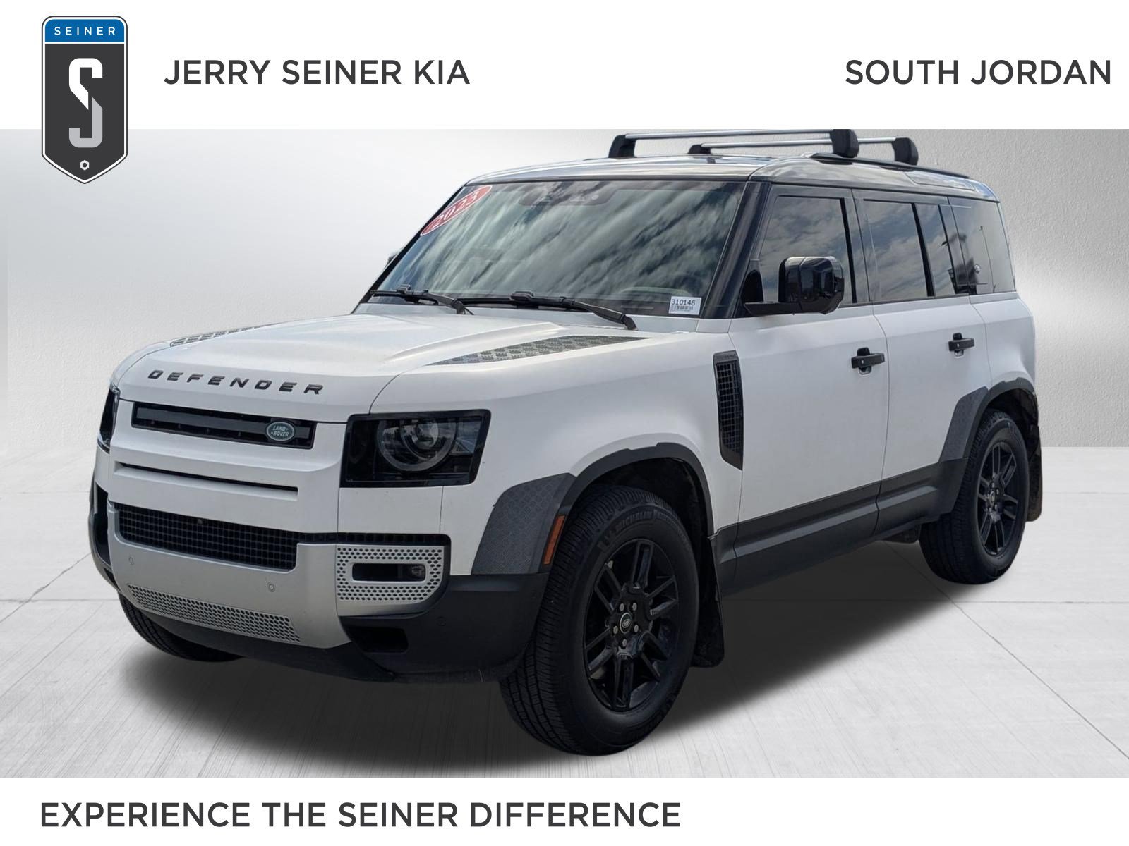 2023 Land Rover Defender SE's photo