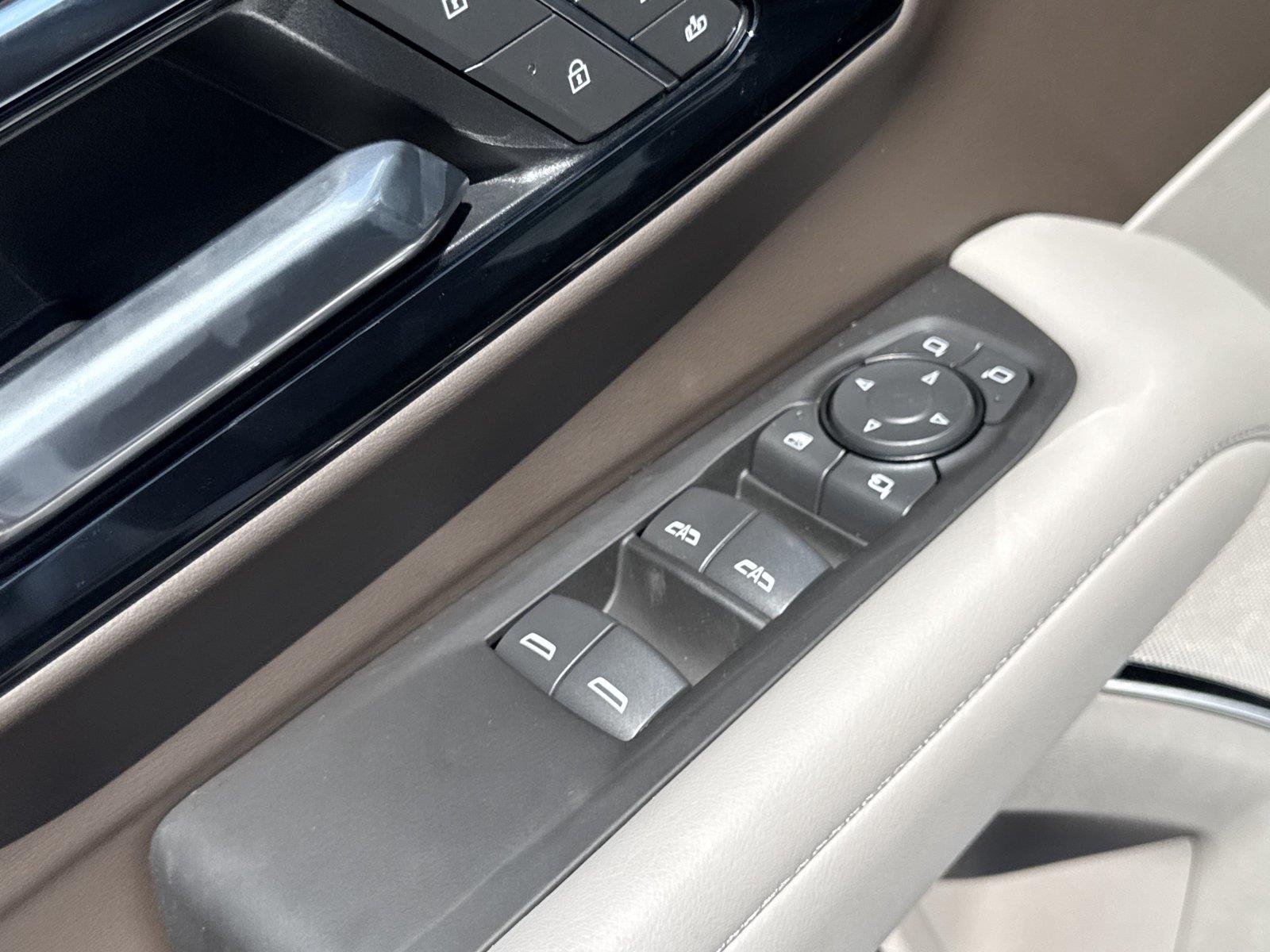 2026 Chevrolet Suburban LT - Photo 18