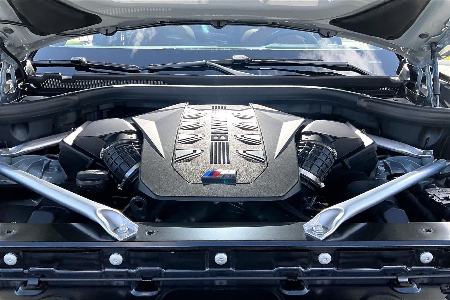 Used 2026 Brooklyn Grey Metallic BMW M60i image 30