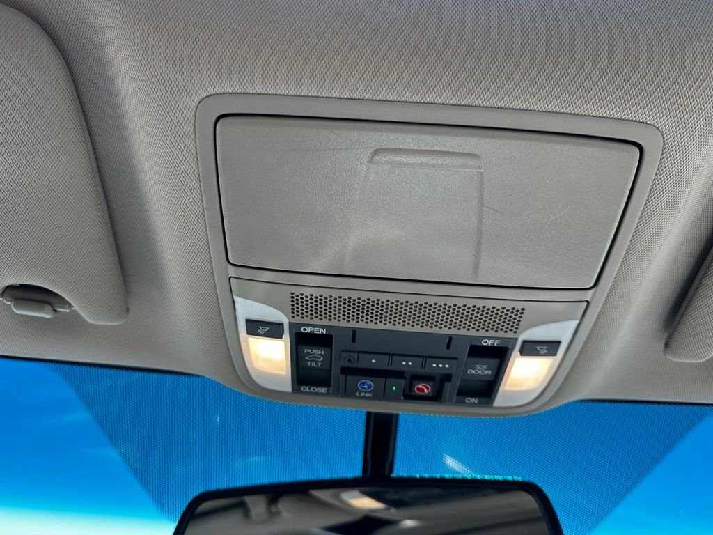 Used 2018  Acura Technology Package image 30