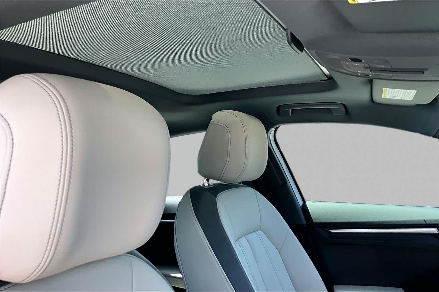 Used 2024  Audi Premium image 14