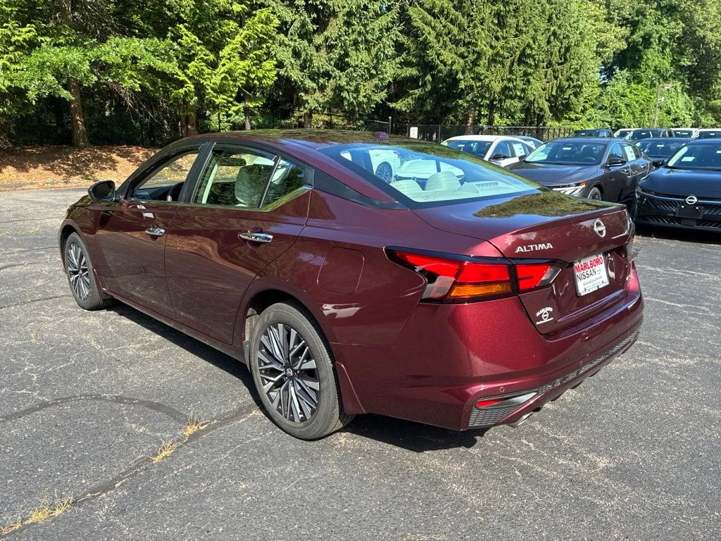 Certified Used 2024 Red Nissan 2.5 SV image 5