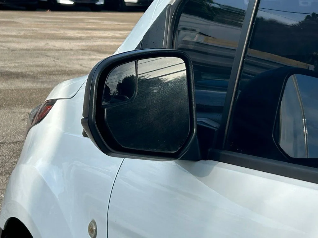 Used 2022 Frozen White Ford XL image 16
