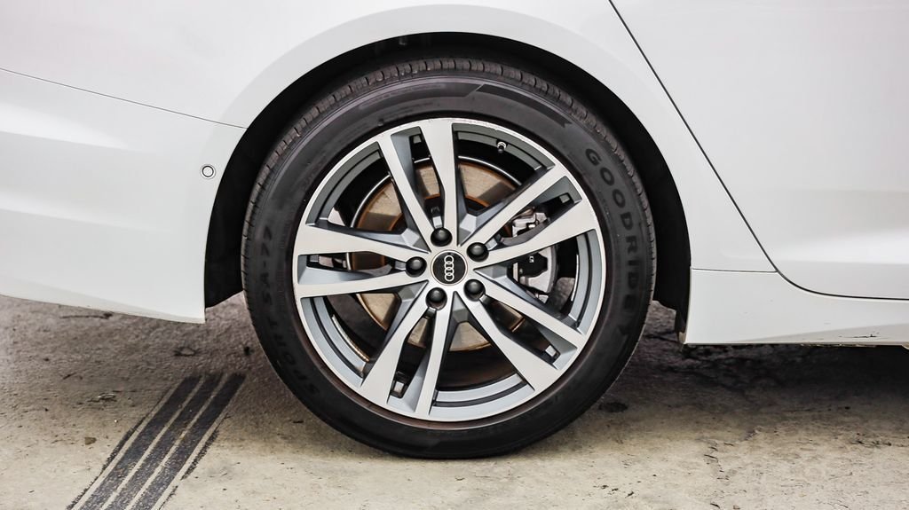 Used 2023 Ibis White Audi 45 Premium image 12