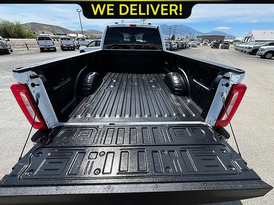 Used 2023 White Ford XLT image 17