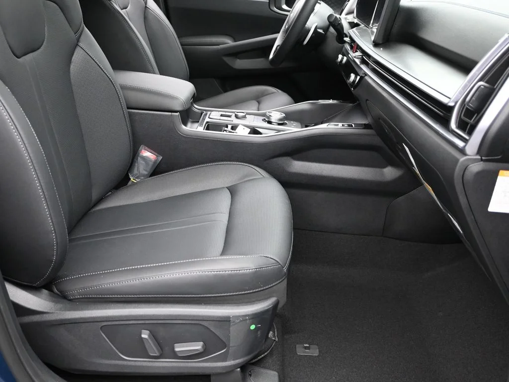 Used 2025 Blue Kia EX image 9