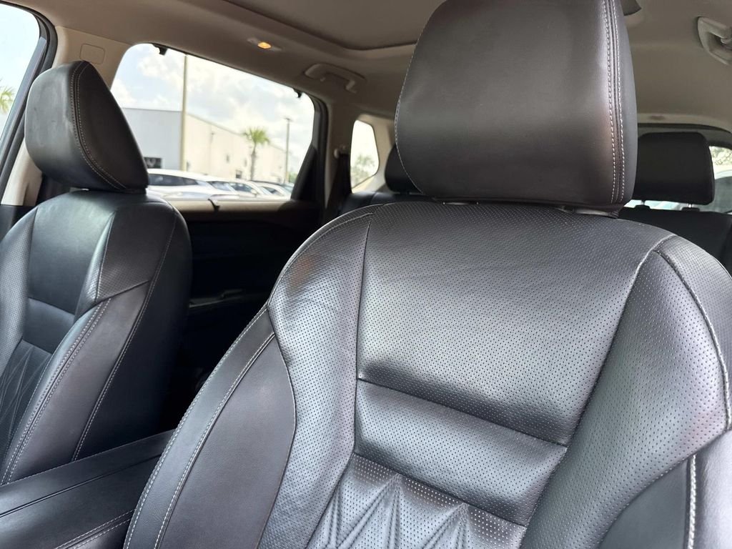 Used 2021 Gray Nissan Platinum image 25