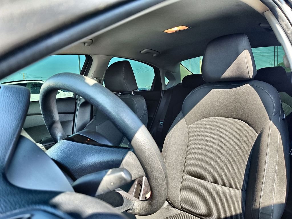 2021 Kia Forte LXS - Photo 11