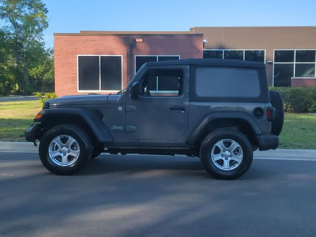 Used 2020 Gray Jeep Sport S image 10