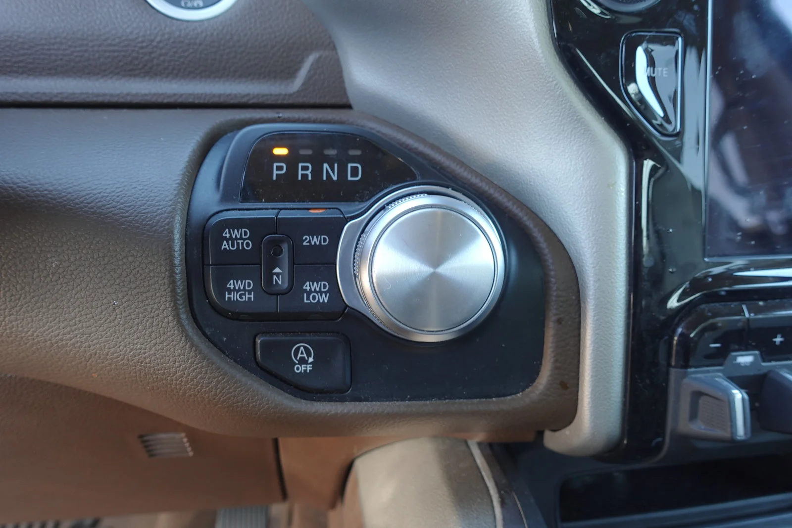 Used 2020 Patriot Blue Pearlcoat Ram Laramie image 22