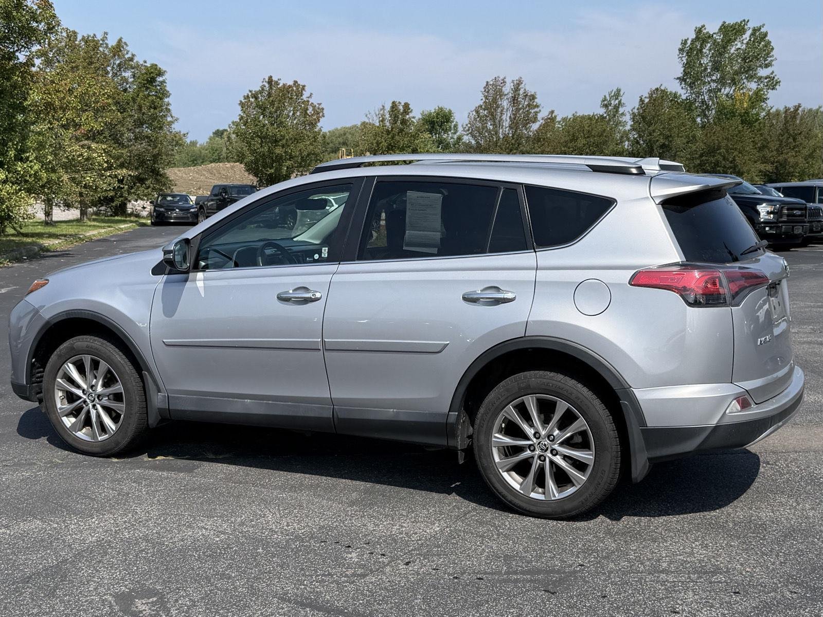 Used 2017 Silver Sky Metallic Toyota Limited image 5