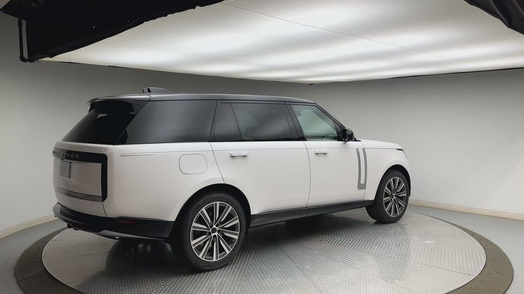 New 2026 Icy White Satin LAND ROVER Autobiography image 2