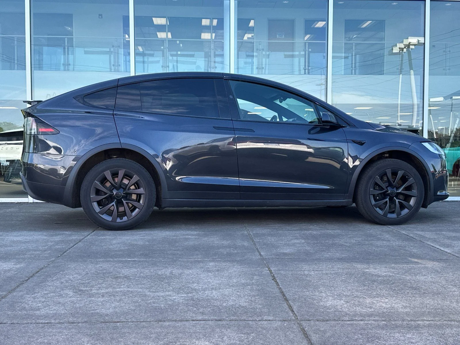 2024 Tesla Model X Long Range's photo