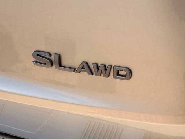 Used 2025 Champagne Silver Metallic Nissan SL image 7