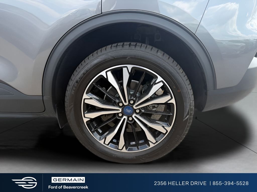 Used 2022 Gray Metallic Ford SEL image 30