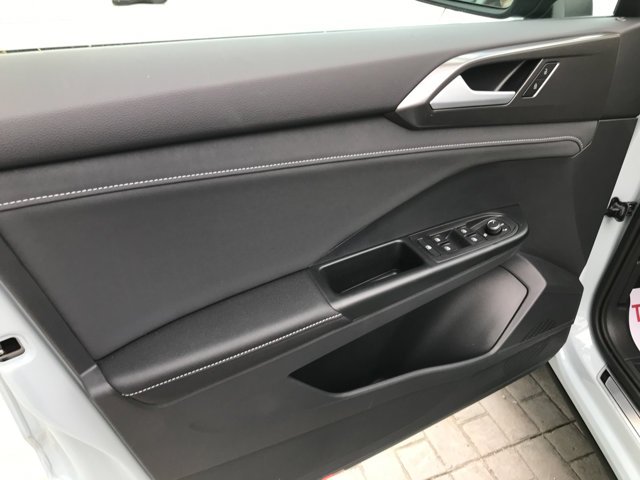 New 2026 Monument Gray w/Deep Black Roof Volkswagen SE Black image 14