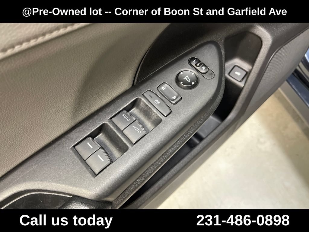 Used 2020  Honda EX-L image 15