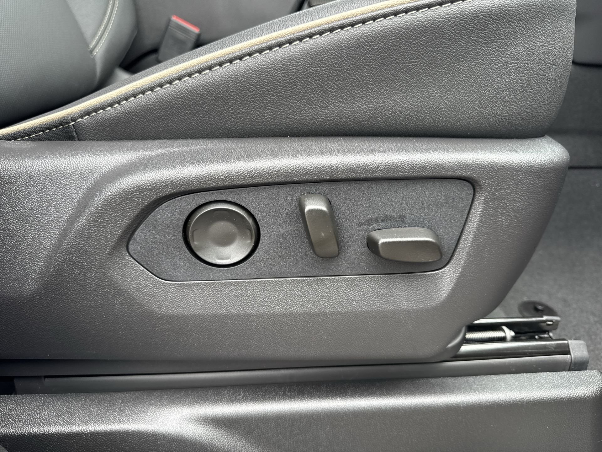 2026 Chevrolet Suburban Premier - Photo 80