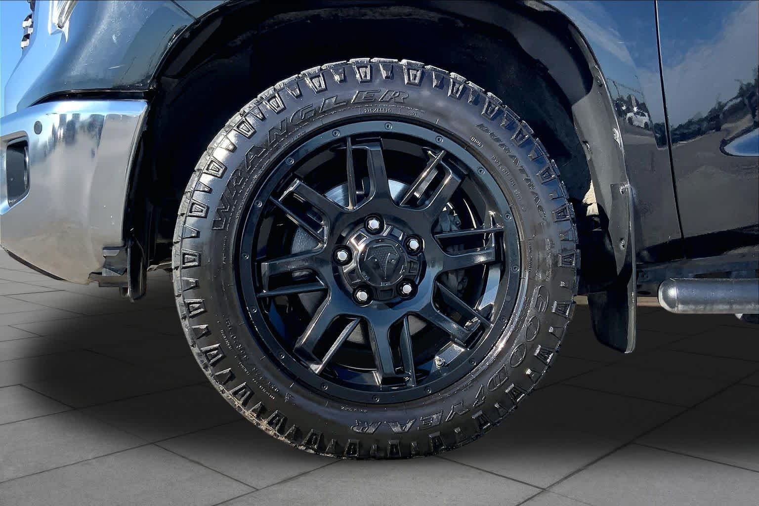 Used 2021 Midnight Black Metallic Toyota SR5 image 11