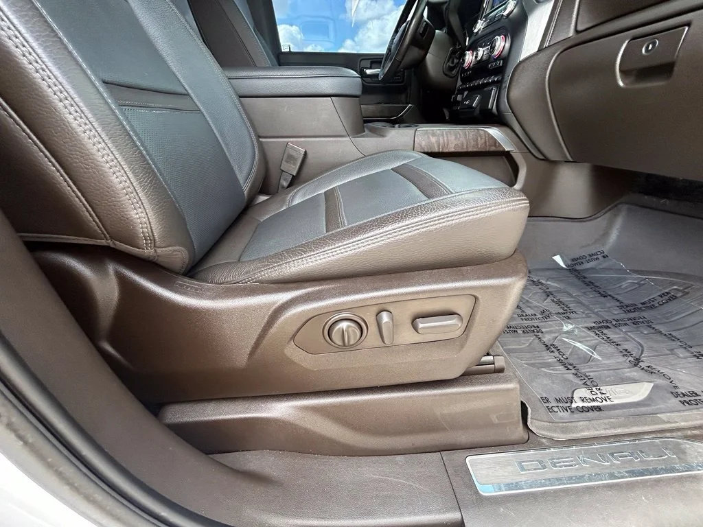 Used 2021 White Frost GMC Denali image 26