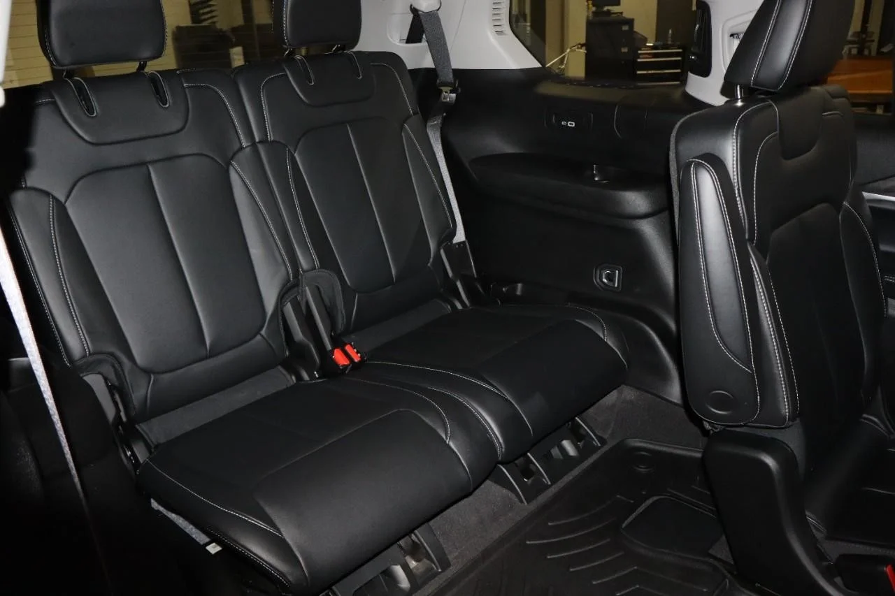 Used 2021 Silver Zynith Jeep Limited image 38
