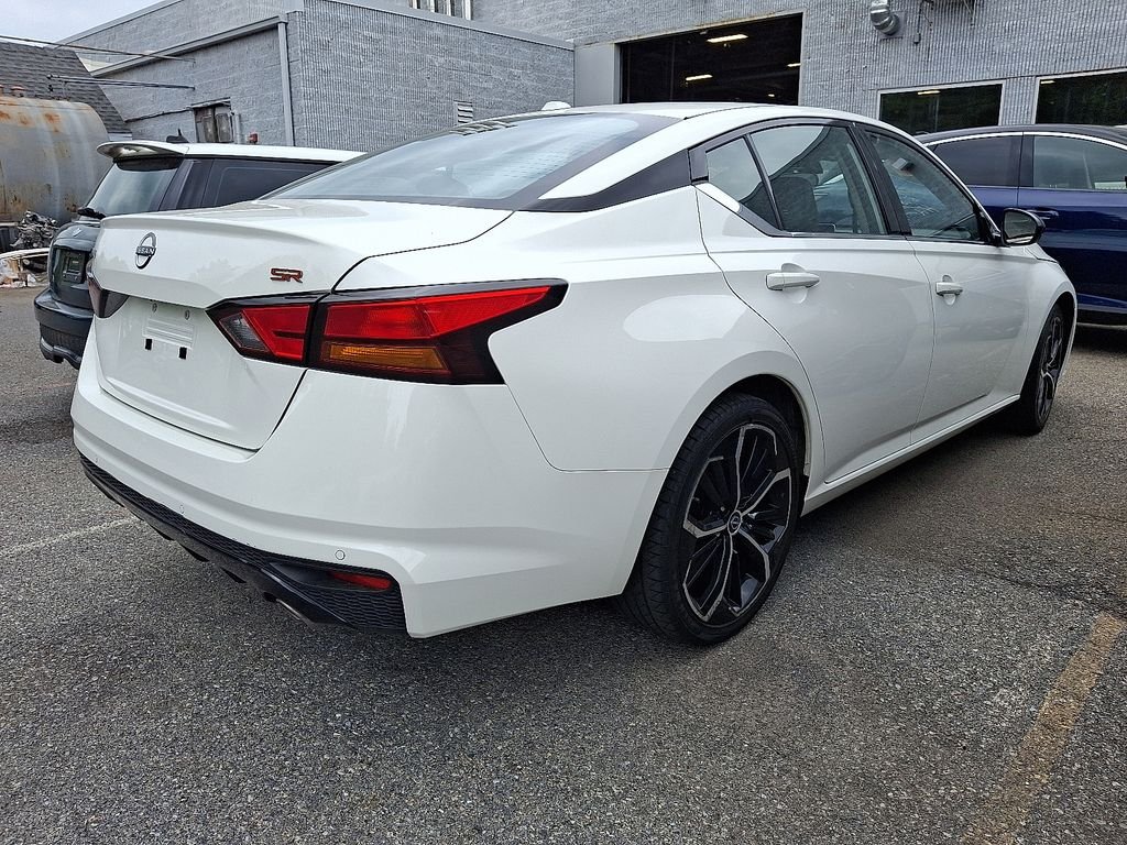 Used 2024 White Nissan 2.5 SR image 6