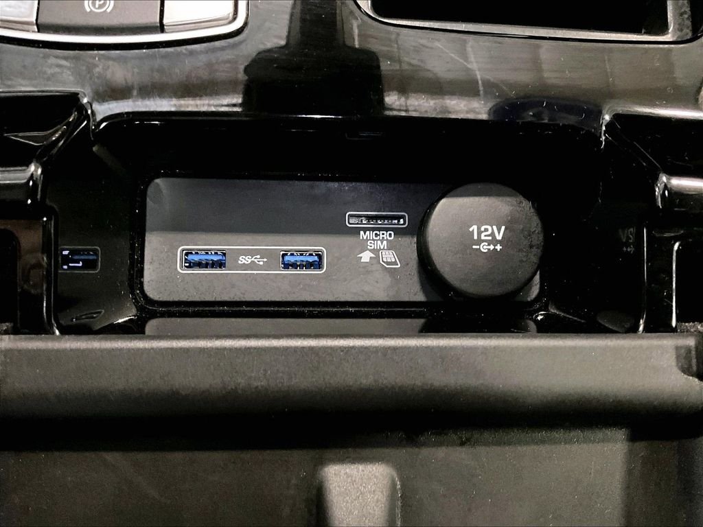 Used 2020 Gray Land Rover HSE image 27