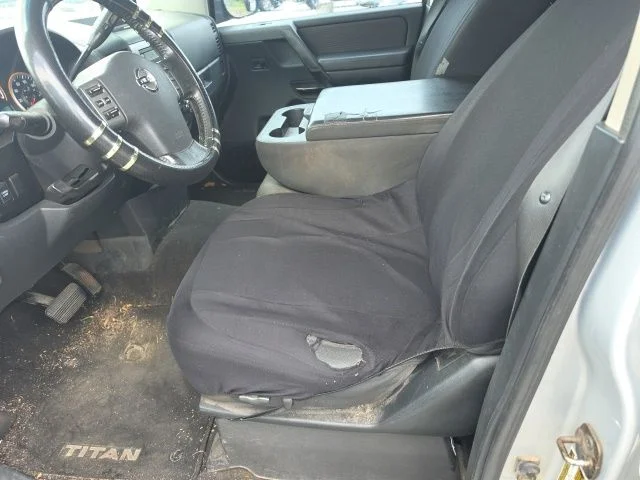 Used 2009 Silver Nissan SE image 13