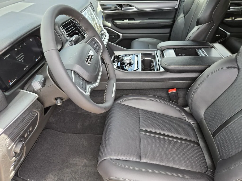 New 2026 Velvet Red Pearl-Coat Exterior Paint Jeep Limited Altitude image 6