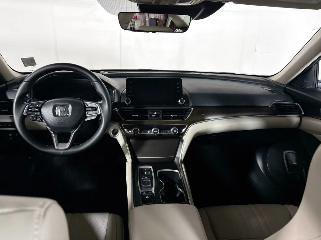 Used 2019 Gold Honda Touring image 12