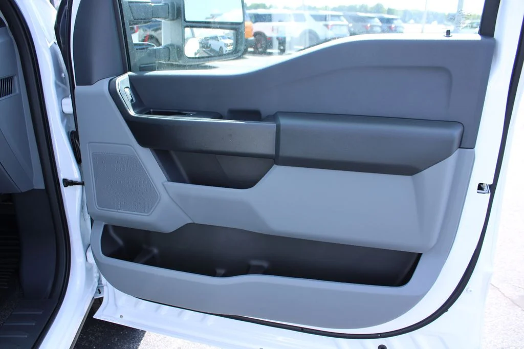 New 2027 Oxford White Ford F-350® XL image 20