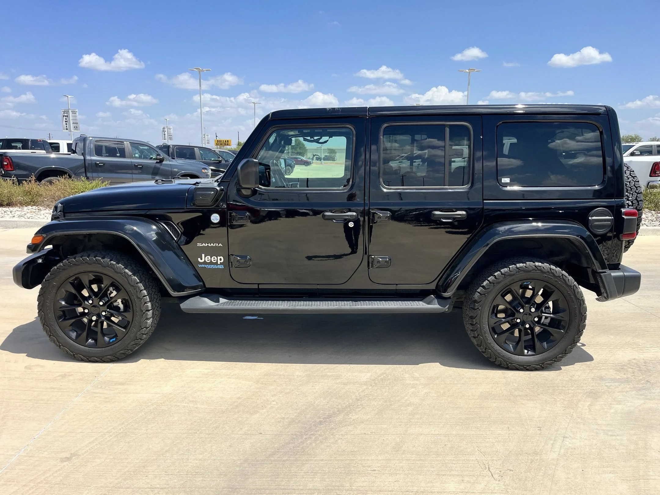 Used 2022 Black Jeep Unlimited Sahara 4xe image 6