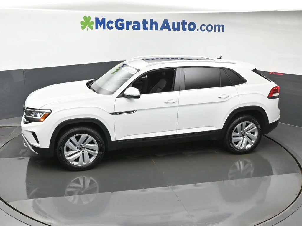 Used 2023 White Volkswagen 3.6L V6 SE w/Technology image 24