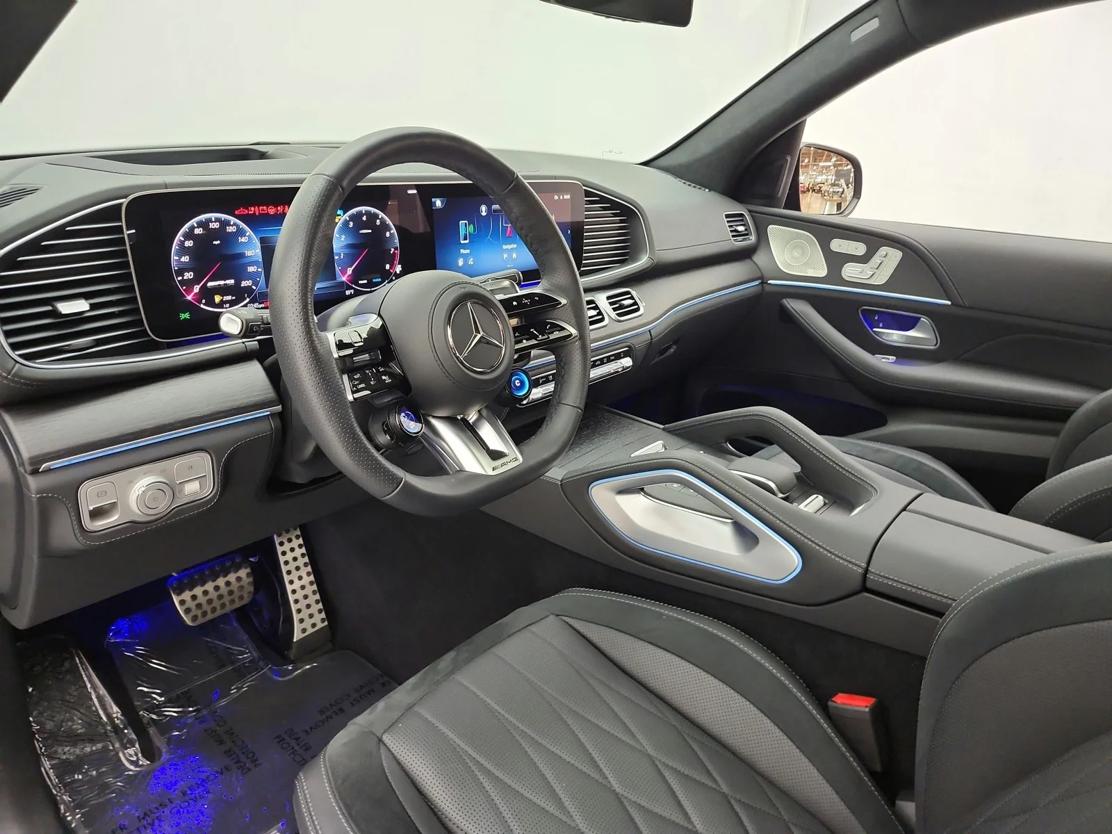 Used 2025 MANUFAKTUR Signature Silicon Grey Mercedes-Benz AMG® GLE 63 S 4MATIC+ SUV image 12