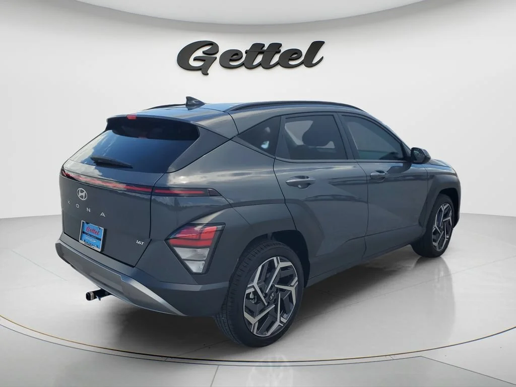 Used 2026 Gray Hyundai SEL Premium image 5