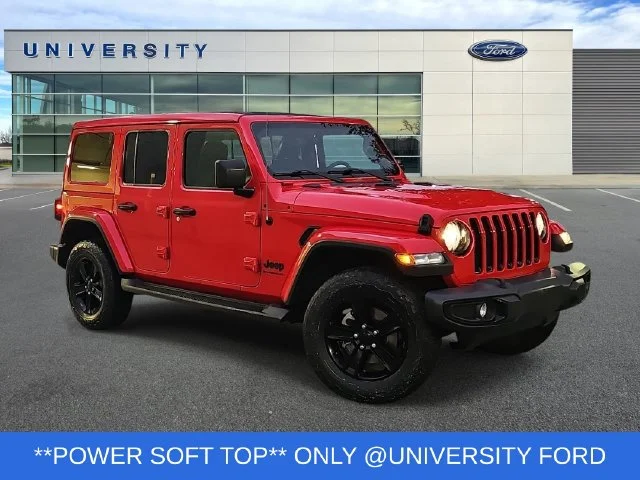 Used 2023 Red Jeep Altitude image 1