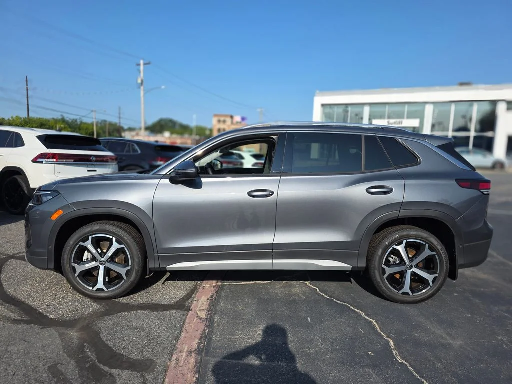 2026 Volkswagen Tiguan SE - Photo 10