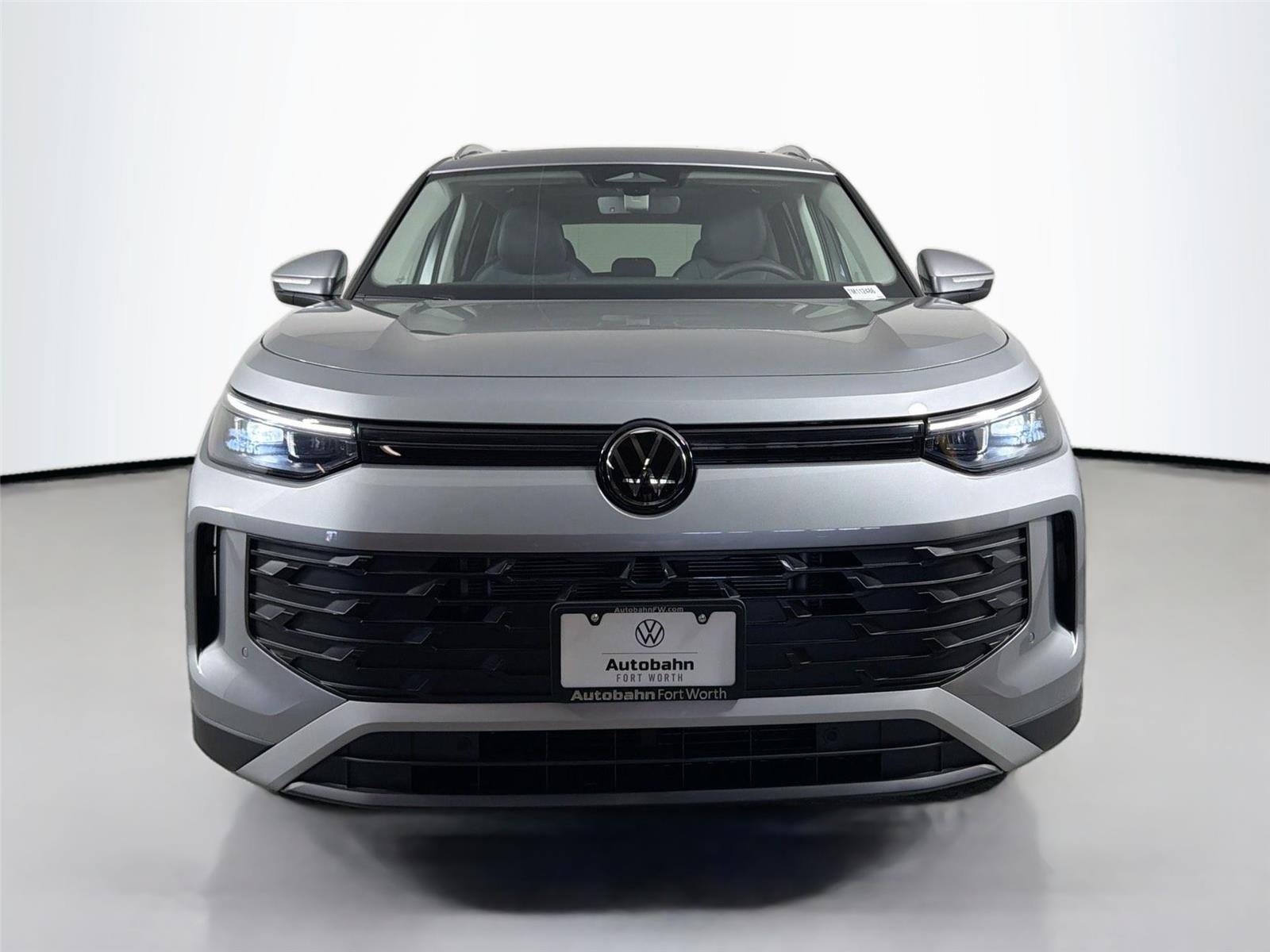 New 2026 Pyrite Silver Metallic Volkswagen SE image 2
