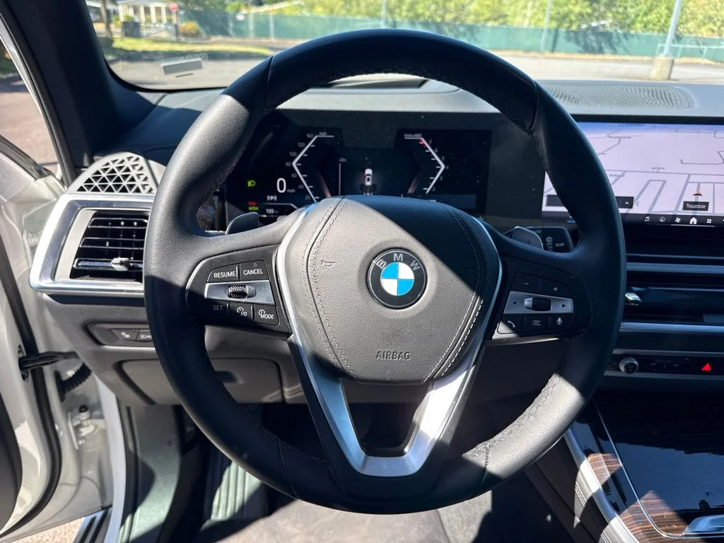 Used 2026 Alpine White BMW xDrive40i image 11